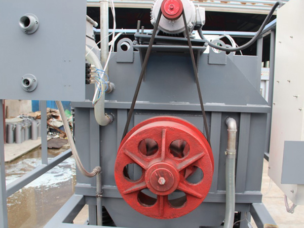 采用制冷技術(shù)對(duì)進(jìn)缸溶劑的溫度進(jìn)行控制,將更適宜于對(duì)皮草類織物的干洗 采用制冷技術(shù)對(duì)進(jìn)缸溶劑的溫度進(jìn)行控制,將更適宜于對(duì)皮草類織物的干洗