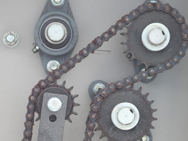 它具備三折、五折的折疊功能,最大的折疊范圍是3000×3000mm 它具備三折、五折的折疊功能,最大的折疊范圍是3000×3000mm