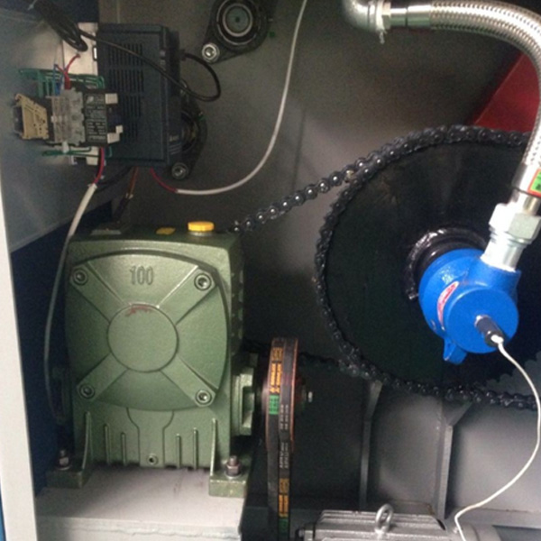 C8產品能夠滿足一般五星級酒店洗衣房對布草燙平效果的高品質要求，及對設備穩定性的基本要求